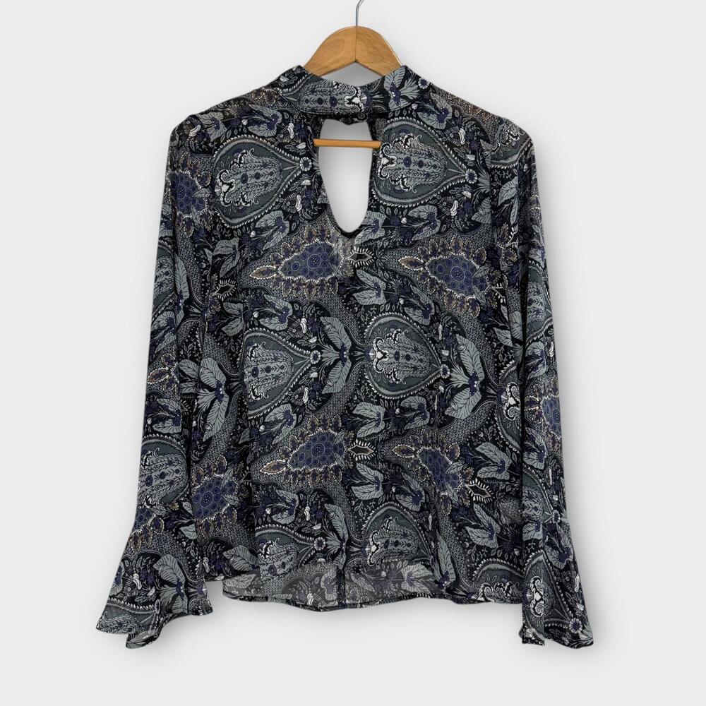 Harlowe & Graham Blouse Women’s Size Small Gray Paisley Print Choker Neck Top